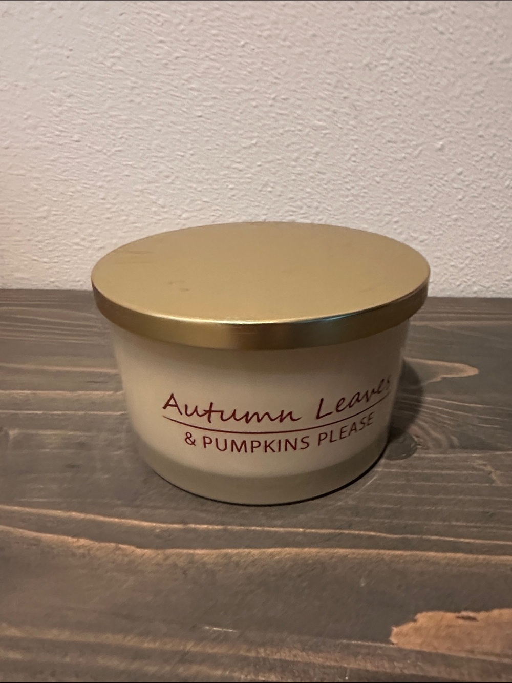 Autumn Leaves & Pumpkins Please Scented Candle - Gold Lid
